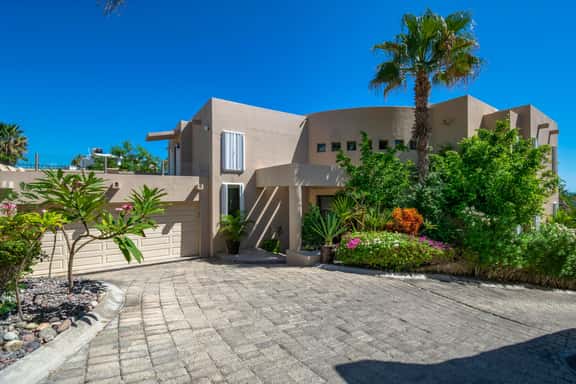 Ocean front and views of the Arch! - Villa Alegria - Image 1