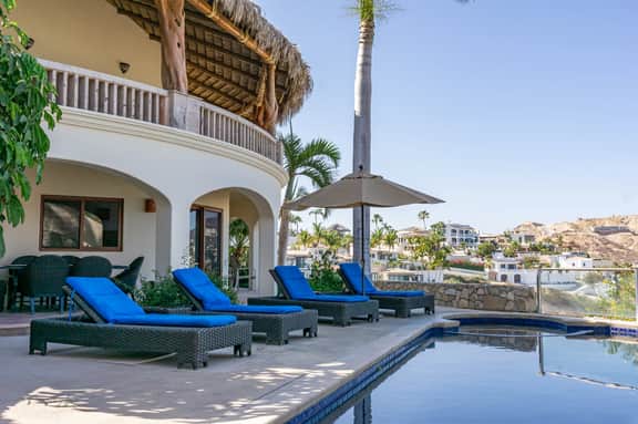 Amazing view and value! -Beautiful 5 bedroom Villa - Image 2